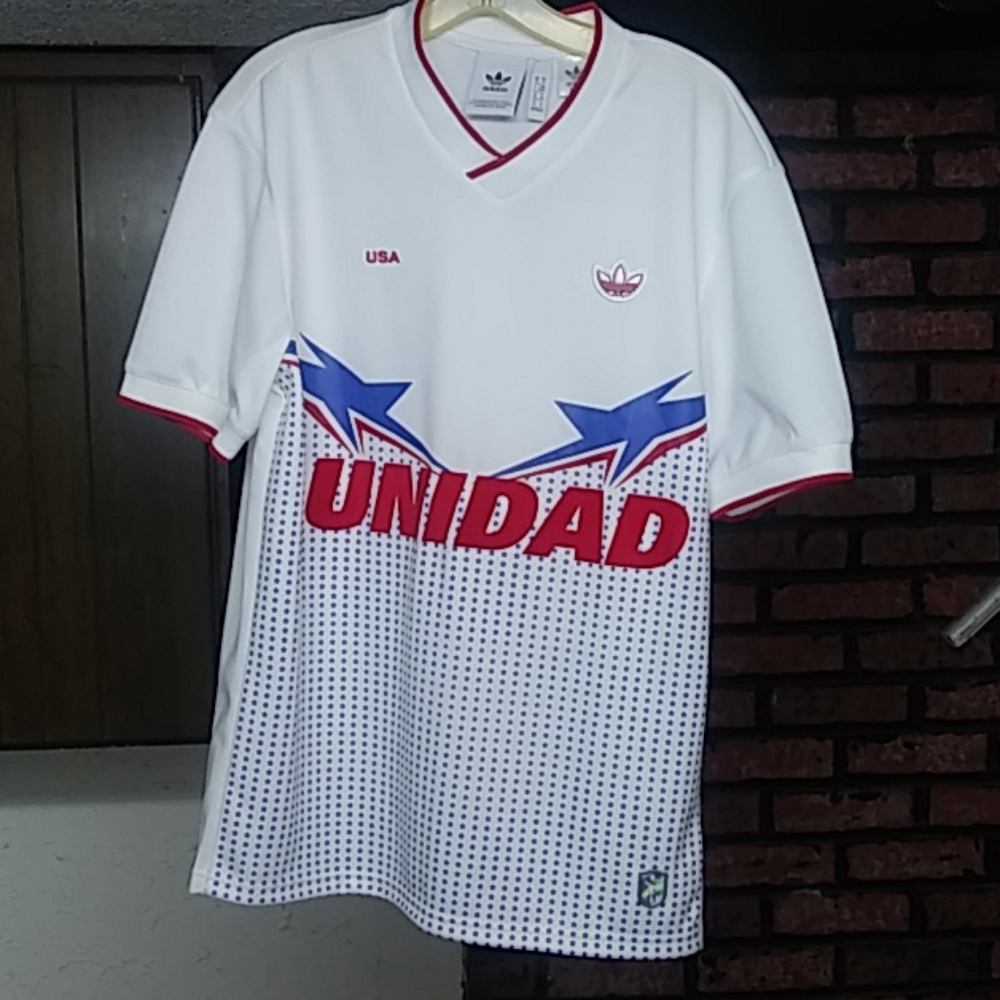 Rare Adidas shirt🔥🔥